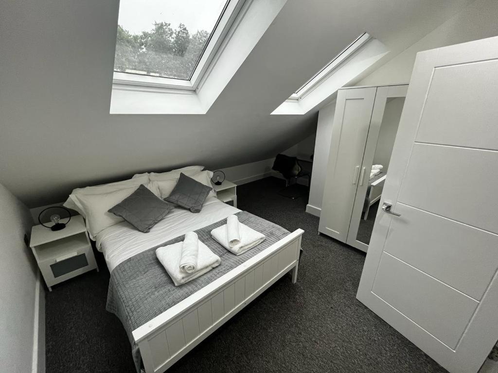 2 Bedroom Flat Лондон Екстериор снимка