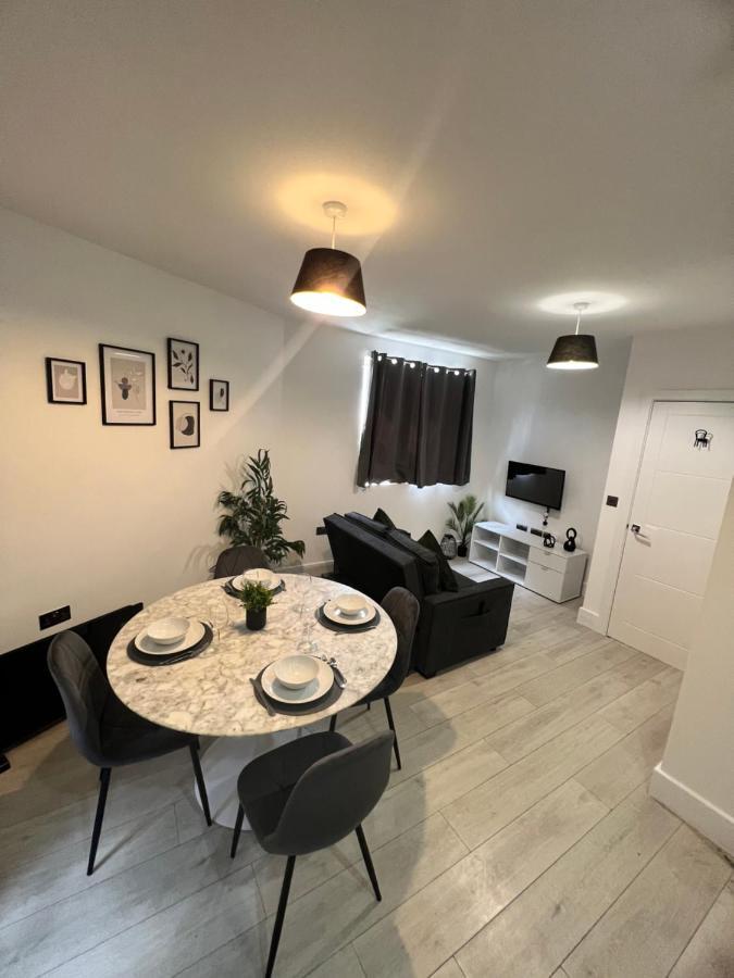 2 Bedroom Flat Лондон Екстериор снимка