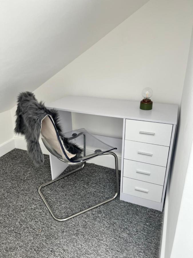 2 Bedroom Flat Лондон Екстериор снимка
