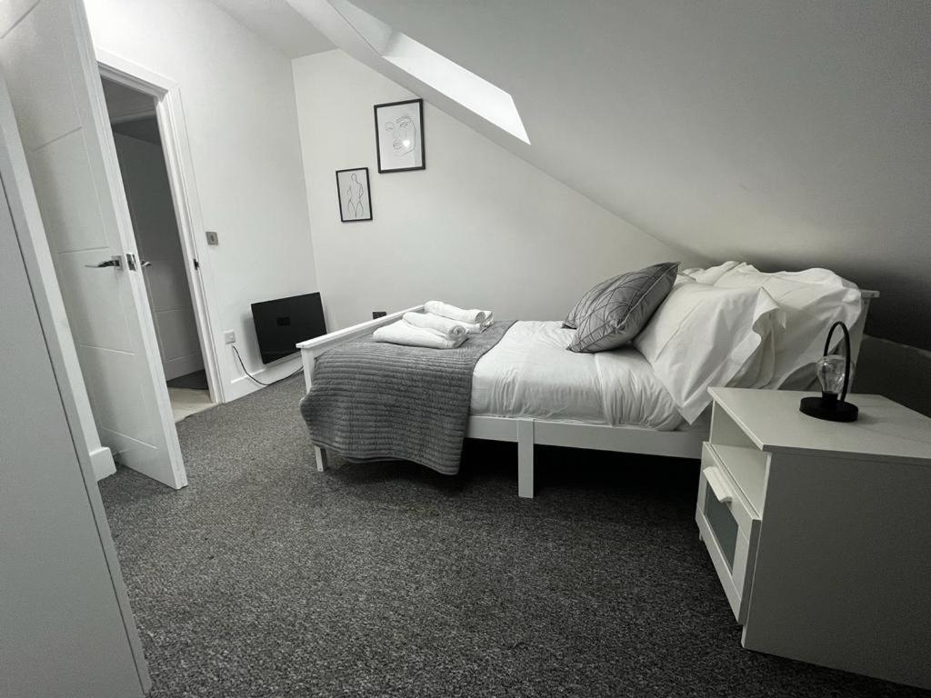 2 Bedroom Flat Лондон Екстериор снимка