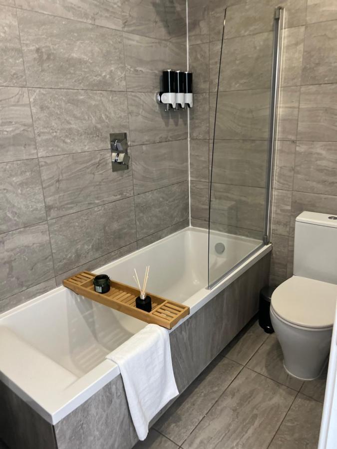 2 Bedroom Flat Лондон Екстериор снимка